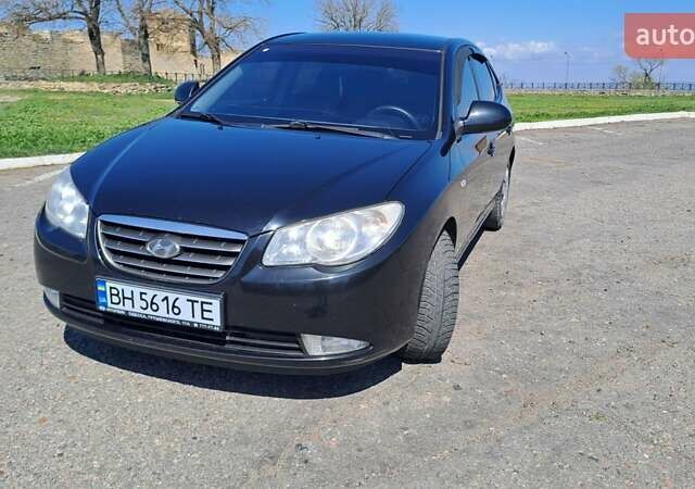 Черный Хендай Элантра, объемом двигателя 1.59 л и пробегом 255 тыс. км за 5000 $, фото 1 на Automoto.ua