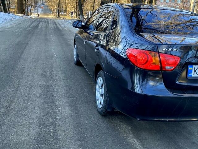 Черный Хендай Элантра, объемом двигателя 1.6 л и пробегом 158 тыс. км за 6800 $, фото 3 на Automoto.ua