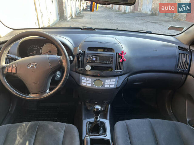 Черный Хендай Элантра, объемом двигателя 1.59 л и пробегом 240 тыс. км за 6257 $, фото 20 на Automoto.ua