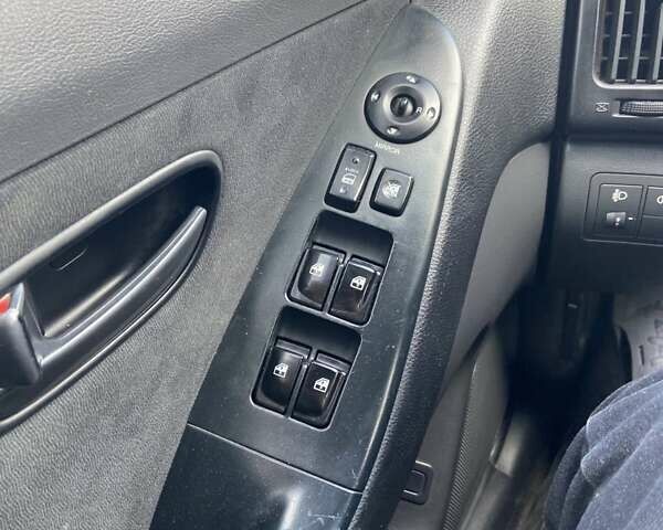 Чорний Хендай Елантра, об'ємом двигуна 1.59 л та пробігом 185 тис. км за 5500 $, фото 12 на Automoto.ua