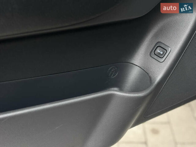 Чорний Хендай Елантра, об'ємом двигуна 1.59 л та пробігом 95 тис. км за 7850 $, фото 54 на Automoto.ua