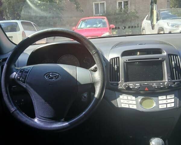 Черный Хендай Элантра, объемом двигателя 1.59 л и пробегом 193 тыс. км за 7000 $, фото 9 на Automoto.ua