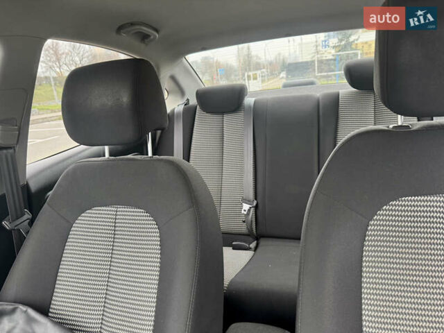 Черный Хендай Элантра, объемом двигателя 1.59 л и пробегом 116 тыс. км за 6700 $, фото 11 на Automoto.ua