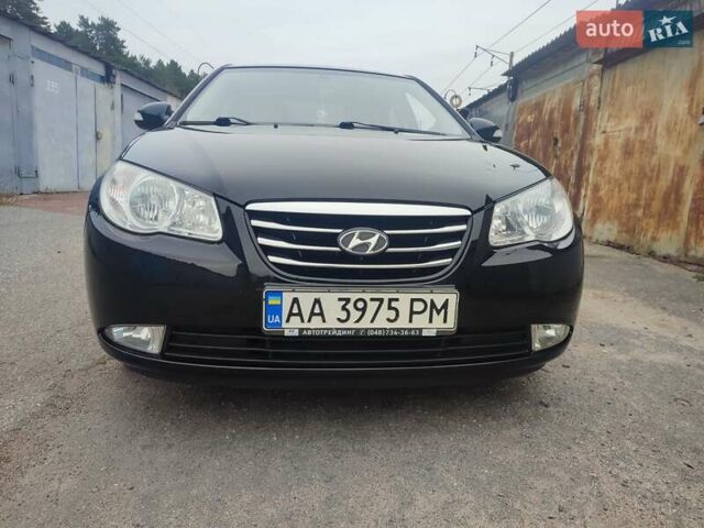 Хендай Элантра 2010 в Киеве на Automoto.ua Черный Хендай Элантра, объемом двигателя 2 л и пробегом 184 тыс. км за 10300 $, фото 1 на Automoto.ua