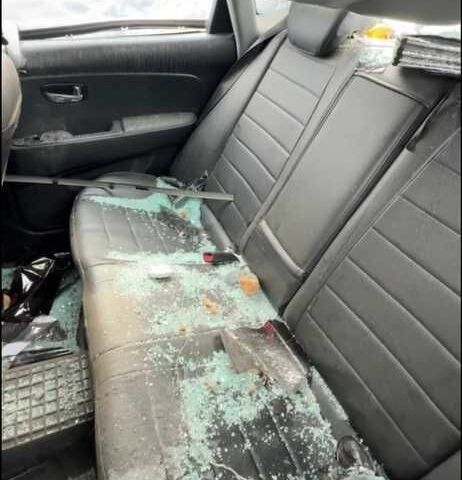 Черный Хендай Элантра, объемом двигателя 1.6 л и пробегом 160 тыс. км за 2000 $, фото 6 на Automoto.ua