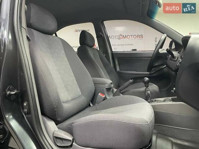 Черный Хендай Элантра, объемом двигателя 1.6 л и пробегом 146 тыс. км за 5890 $, фото 33 на Automoto.ua