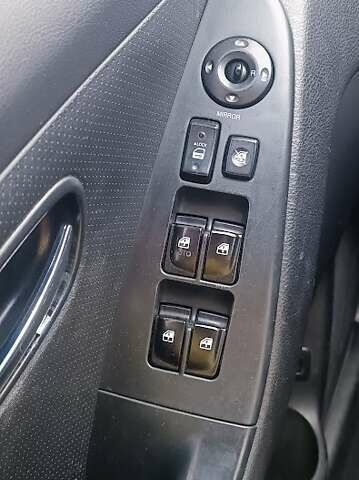 Черный Хендай Элантра, объемом двигателя 1.59 л и пробегом 213 тыс. км за 5500 $, фото 7 на Automoto.ua