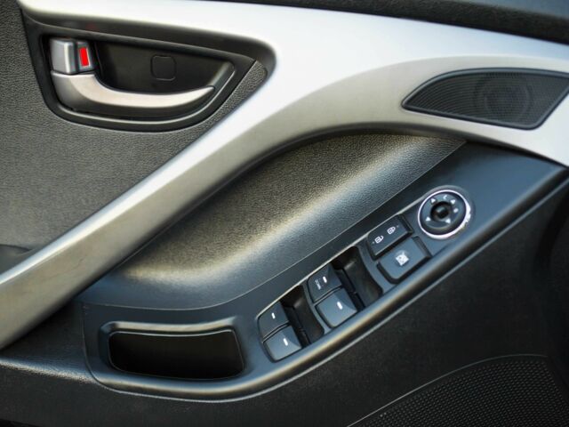 Черный Хендай Элантра, объемом двигателя 1.6 л и пробегом 149 тыс. км за 8350 $, фото 18 на Automoto.ua