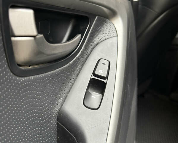 Чорний Хендай Елантра, об'ємом двигуна 1.8 л та пробігом 266 тис. км за 7700 $, фото 10 на Automoto.ua