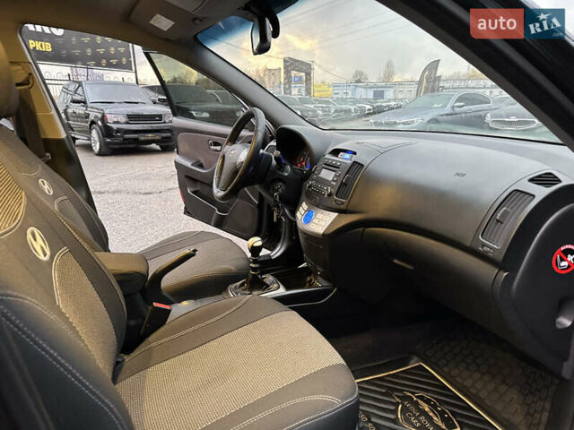 Хендай Элантра 2011 в Харькове на Automoto.ua Черный Хендай Элантра, объемом двигателя 1.59 л и пробегом 118 тыс. км за 8500 $, фото 21 на Automoto.ua