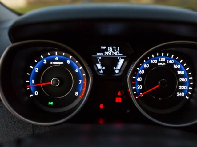 Черный Хендай Элантра, объемом двигателя 1.6 л и пробегом 149 тыс. км за 8350 $, фото 12 на Automoto.ua