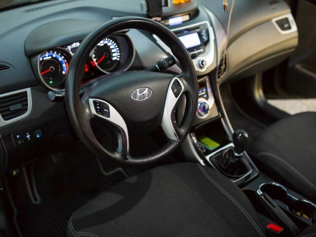 Черный Хендай Элантра, объемом двигателя 1.6 л и пробегом 149 тыс. км за 8350 $, фото 11 на Automoto.ua