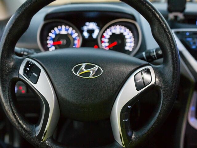 Черный Хендай Элантра, объемом двигателя 1.6 л и пробегом 149 тыс. км за 8350 $, фото 10 на Automoto.ua