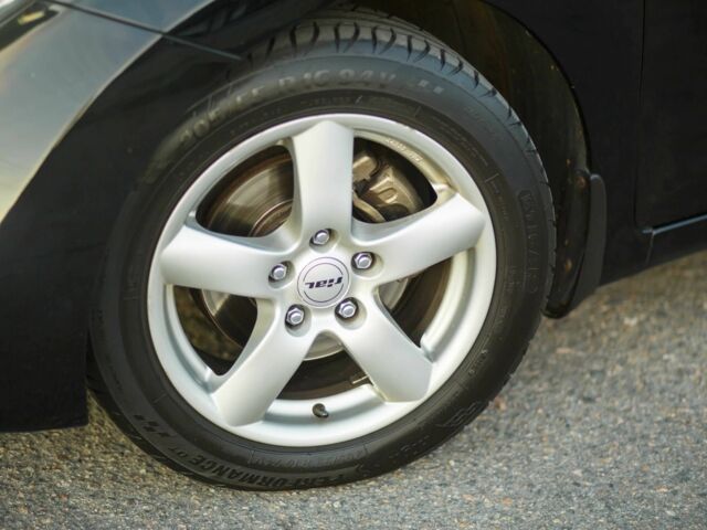 Черный Хендай Элантра, объемом двигателя 1.6 л и пробегом 149 тыс. км за 8350 $, фото 15 на Automoto.ua