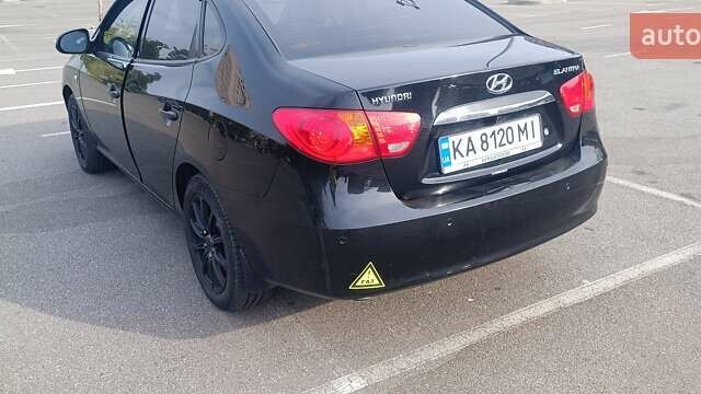 Черный Хендай Элантра, объемом двигателя 1.59 л и пробегом 213 тыс. км за 5500 $, фото 4 на Automoto.ua