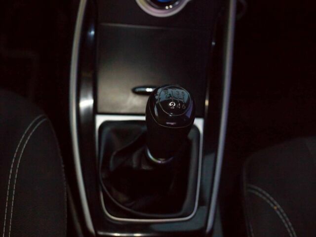 Черный Хендай Элантра, объемом двигателя 1.6 л и пробегом 149 тыс. км за 8350 $, фото 17 на Automoto.ua