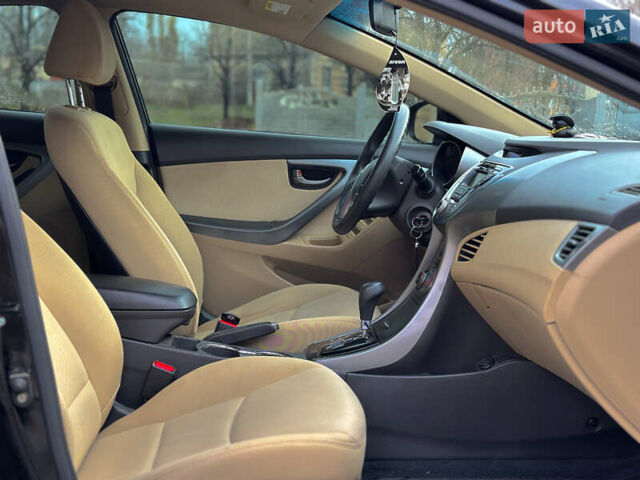 Черный Хендай Элантра, объемом двигателя 1.8 л и пробегом 142 тыс. км за 7900 $, фото 13 на Automoto.ua