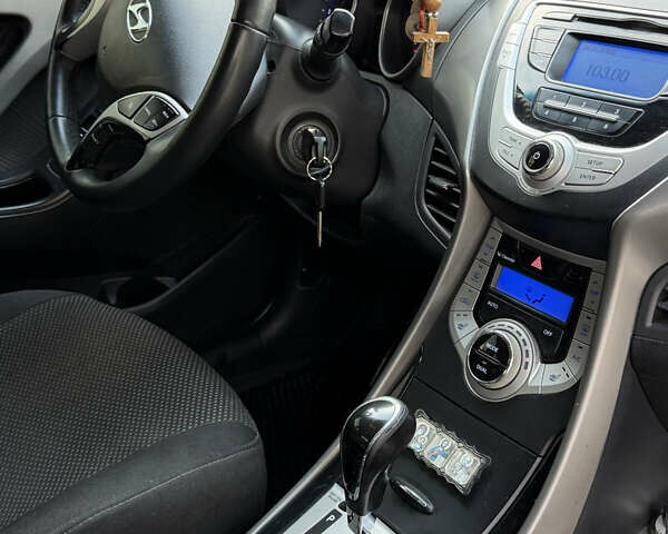 Черный Хендай Элантра, объемом двигателя 1.8 л и пробегом 150 тыс. км за 9100 $, фото 8 на Automoto.ua