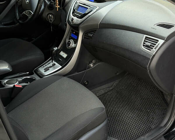 Черный Хендай Элантра, объемом двигателя 1.8 л и пробегом 150 тыс. км за 9100 $, фото 10 на Automoto.ua