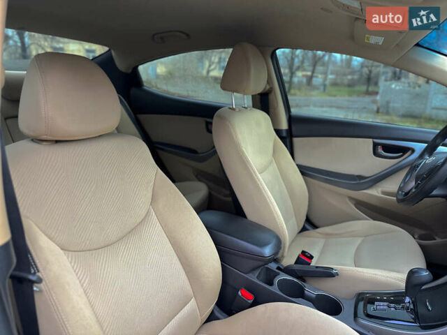 Черный Хендай Элантра, объемом двигателя 1.8 л и пробегом 142 тыс. км за 7900 $, фото 14 на Automoto.ua