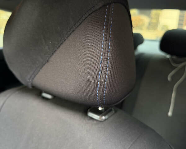 Черный Хендай Элантра, объемом двигателя 1.8 л и пробегом 150 тыс. км за 9100 $, фото 12 на Automoto.ua