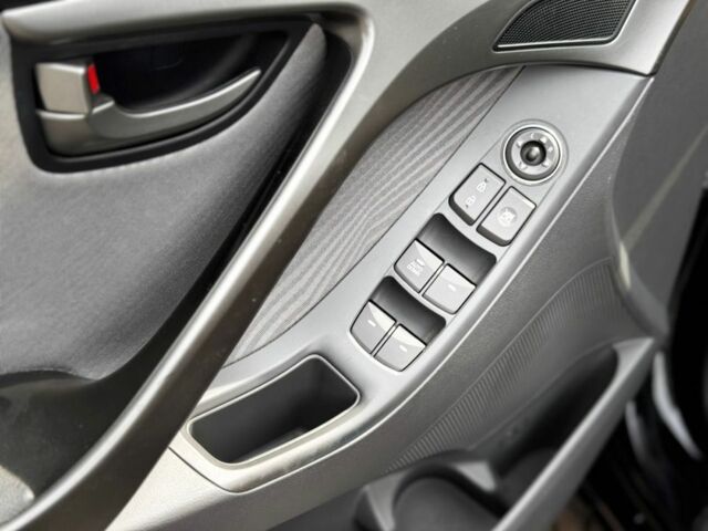 Черный Хендай Элантра, объемом двигателя 1.8 л и пробегом 63 тыс. км за 11000 $, фото 19 на Automoto.ua