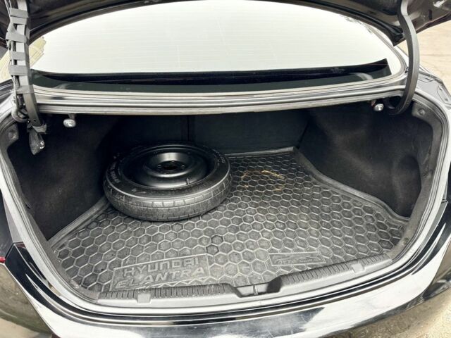 Черный Хендай Элантра, объемом двигателя 1.8 л и пробегом 195 тыс. км за 8990 $, фото 23 на Automoto.ua