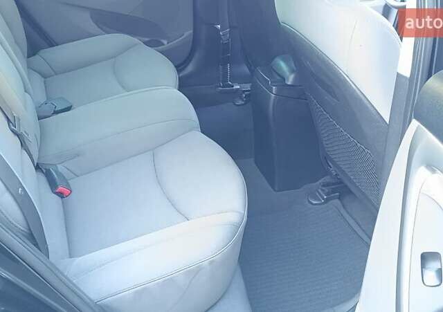 Чорний Хендай Елантра, об'ємом двигуна 1.8 л та пробігом 241 тис. км за 8100 $, фото 18 на Automoto.ua