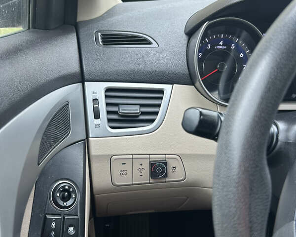 Чорний Хендай Елантра, об'ємом двигуна 1.8 л та пробігом 165 тис. км за 10000 $, фото 24 на Automoto.ua