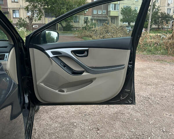 Чорний Хендай Елантра, об'ємом двигуна 1.8 л та пробігом 165 тис. км за 10000 $, фото 27 на Automoto.ua