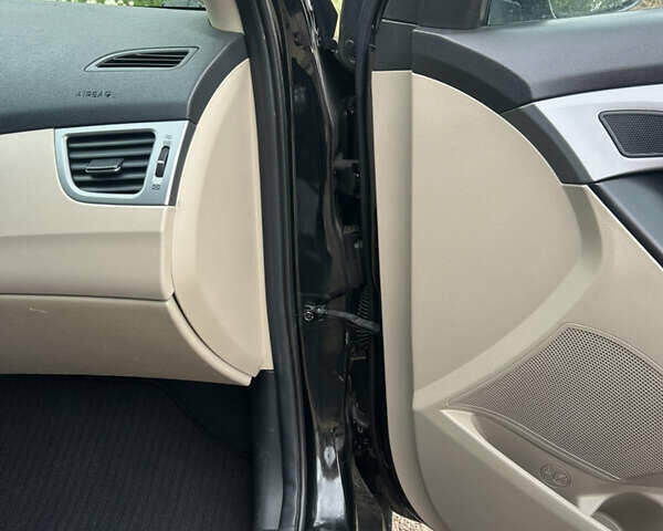 Чорний Хендай Елантра, об'ємом двигуна 1.8 л та пробігом 165 тис. км за 10000 $, фото 29 на Automoto.ua