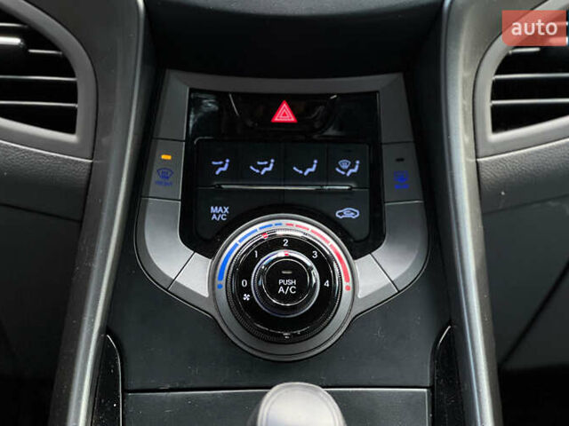 Черный Хендай Элантра, объемом двигателя 1.8 л и пробегом 135 тыс. км за 8750 $, фото 13 на Automoto.ua