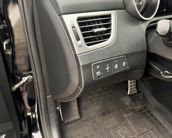 Черный Хендай Элантра, объемом двигателя 1.8 л и пробегом 130 тыс. км за 7300 $, фото 14 на Automoto.ua