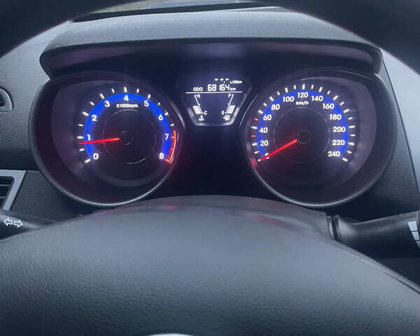 Чорний Хендай Елантра, об'ємом двигуна 1.59 л та пробігом 68 тис. км за 9500 $, фото 4 на Automoto.ua