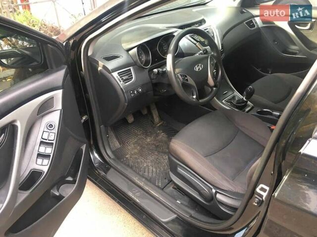 Черный Хендай Элантра, объемом двигателя 1.59 л и пробегом 399 тыс. км за 6850 $, фото 5 на Automoto.ua