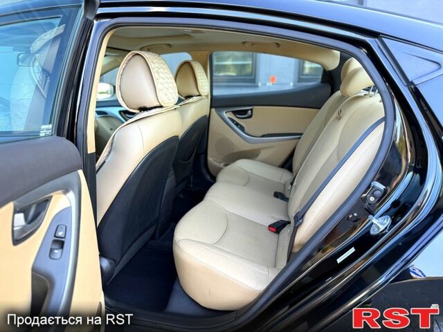 Черный Хендай Элантра, объемом двигателя 1.8 л и пробегом 150 тыс. км за 9300 $, фото 4 на Automoto.ua