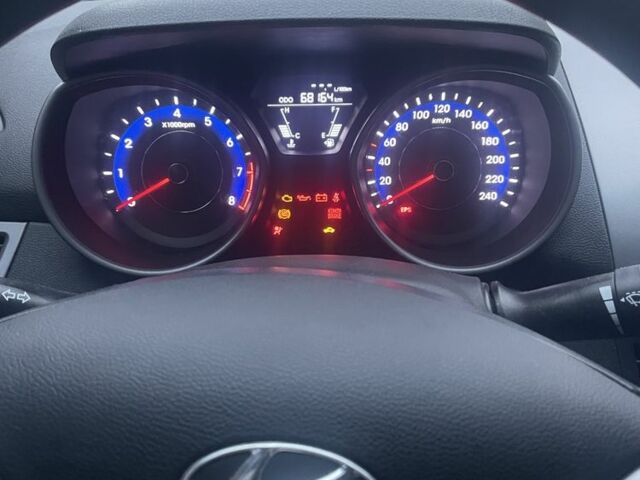 Чорний Хендай Елантра, об'ємом двигуна 1.6 л та пробігом 68 тис. км за 9500 $, фото 4 на Automoto.ua