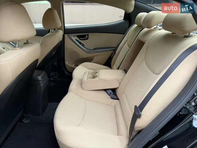 Черный Хендай Элантра, объемом двигателя 1.8 л и пробегом 200 тыс. км за 7500 $, фото 6 на Automoto.ua