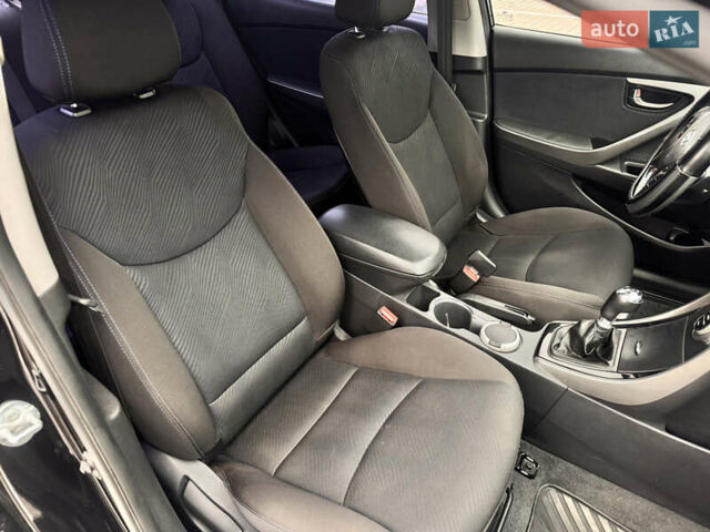 Черный Хендай Элантра, объемом двигателя 1.8 л и пробегом 130 тыс. км за 7300 $, фото 10 на Automoto.ua