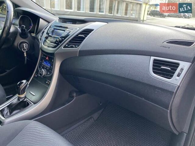 Чорний Хендай Елантра, об'ємом двигуна 1.8 л та пробігом 180 тис. км за 10250 $, фото 56 на Automoto.ua