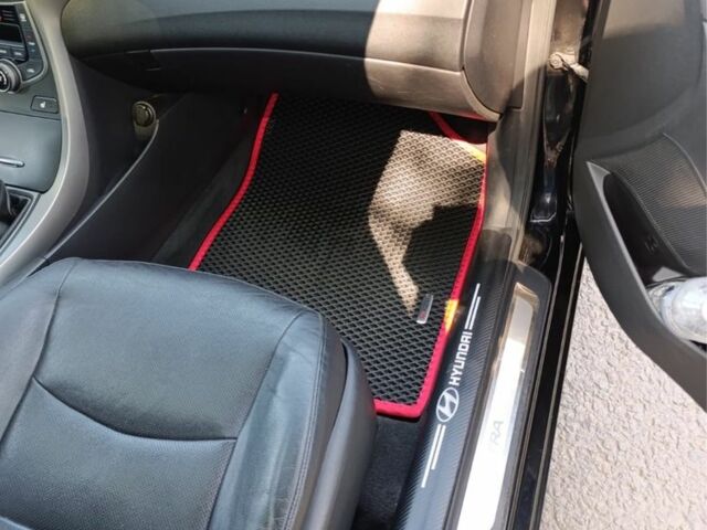 Черный Хендай Элантра, объемом двигателя 2 л и пробегом 93 тыс. км за 10600 $, фото 7 на Automoto.ua