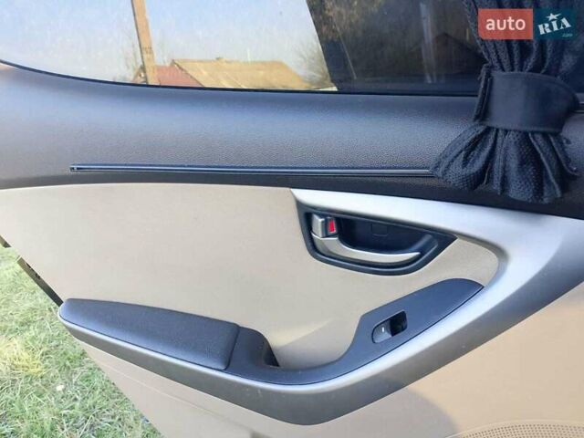 Черный Хендай Элантра, объемом двигателя 1.8 л и пробегом 209 тыс. км за 8300 $, фото 13 на Automoto.ua