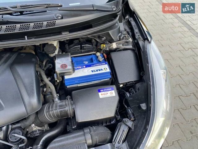 Чорний Хендай Елантра, об'ємом двигуна 1.8 л та пробігом 180 тис. км за 10250 $, фото 61 на Automoto.ua
