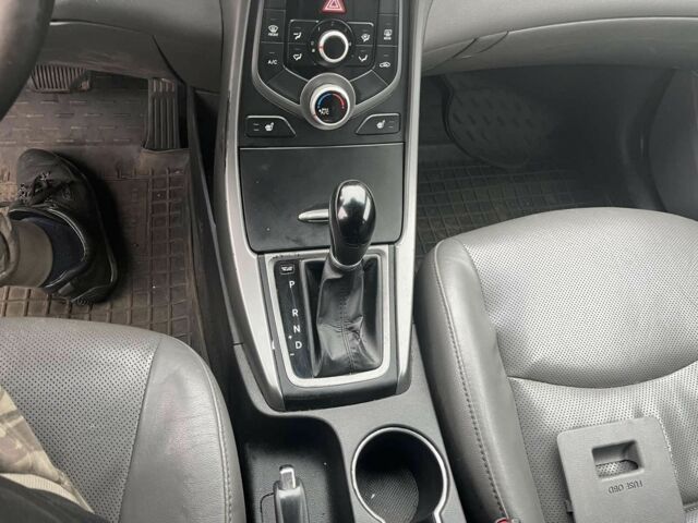 Черный Хендай Элантра, объемом двигателя 1.8 л и пробегом 170 тыс. км за 3500 $, фото 2 на Automoto.ua