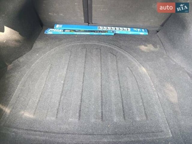 Черный Хендай Элантра, объемом двигателя 2 л и пробегом 93 тыс. км за 10600 $, фото 4 на Automoto.ua