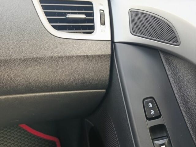 Черный Хендай Элантра, объемом двигателя 2 л и пробегом 93 тыс. км за 10600 $, фото 14 на Automoto.ua