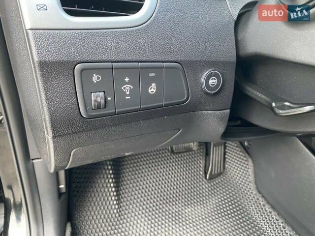 Чорний Хендай Елантра, об'ємом двигуна 1.8 л та пробігом 180 тис. км за 10250 $, фото 33 на Automoto.ua