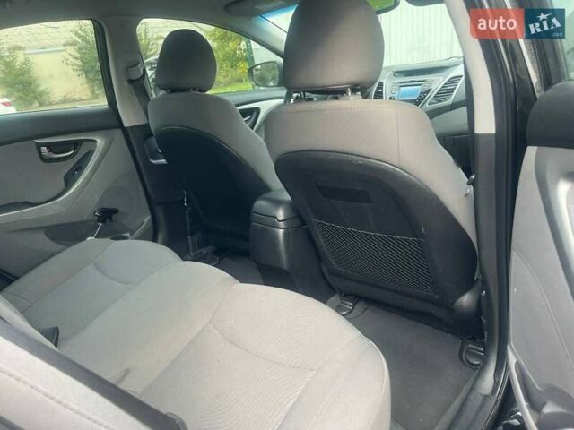 Черный Хендай Элантра, объемом двигателя 1.8 л и пробегом 189 тыс. км за 8800 $, фото 4 на Automoto.ua