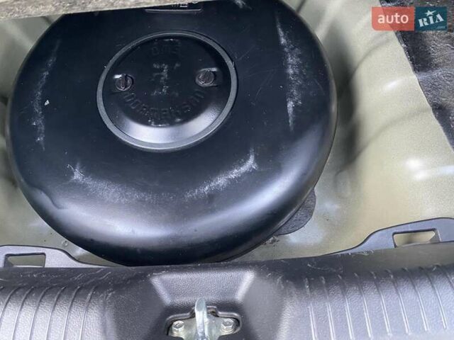 Чорний Хендай Елантра, об'ємом двигуна 1.8 л та пробігом 180 тис. км за 10250 $, фото 58 на Automoto.ua