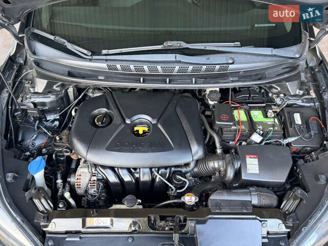 Чорний Хендай Елантра, об'ємом двигуна 1.8 л та пробігом 84 тис. км за 11000 $, фото 13 на Automoto.ua